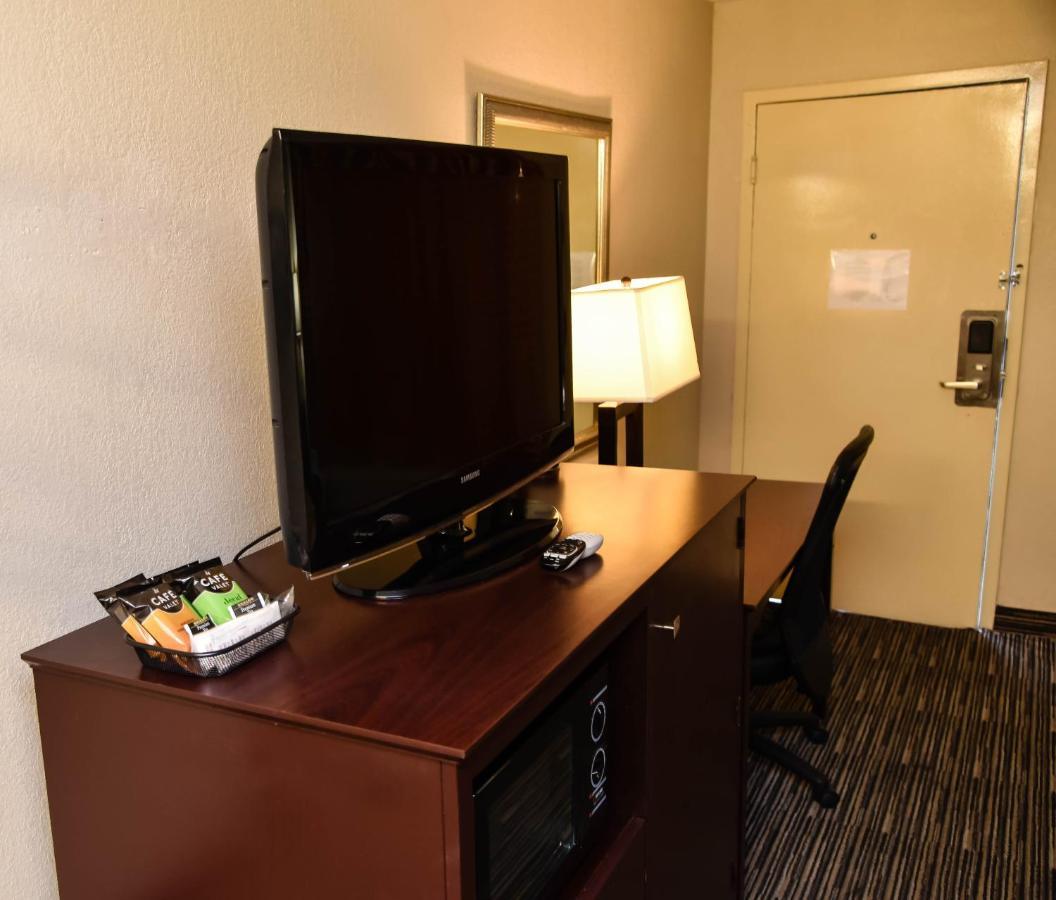 Baymont By Wyndham Ga Hotel